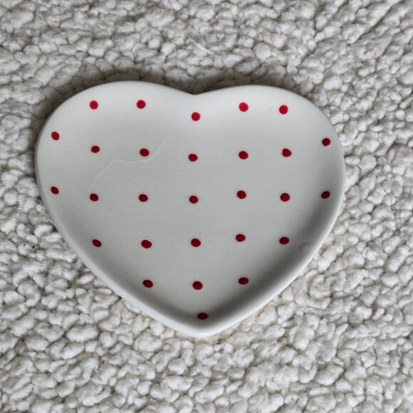 Set of 2 Heart Themed Ceramic Pieces (Bowl and Dish) - Picture 3 of 13